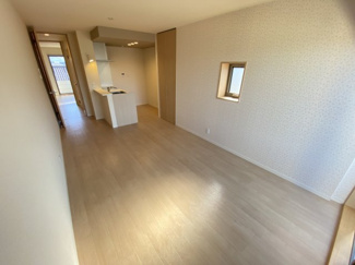 【居間・リビング】 | サンフェリーチェ篠山 | 開放感のある角部屋です