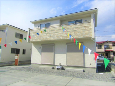 【外観：施工例】 | ブルーミングガーデン甲斐市西八幡2号棟 | きれいな外観です