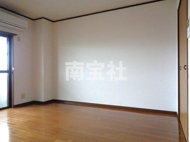 【居間・リビング】 | 9畳の洋間です