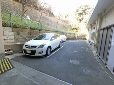 【駐車場】 | 東寺尾住宅 | 平置駐車場です。