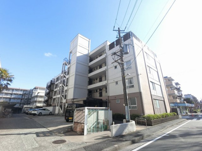 【外観】 | 大倉山コーポラスＡ棟 | 総戸数３９戸、昭和４７年３月築、管理人は日勤勤務につき管理体制良好です♪