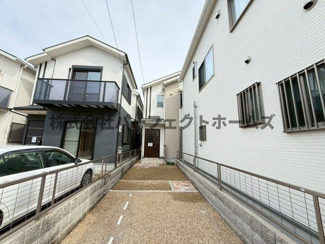 北中振4丁目戸建　賃貸の駐車場|駐車場があるので、車を買う予定の方も安心です