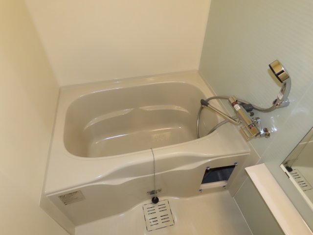 レジュールアッシュ塚本レジデンスの浴室