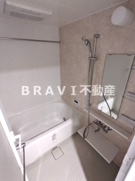 セファ上本町 BRAVI不動産の浴室|【セファ上本町】大きな浴槽・浴室乾燥機付き