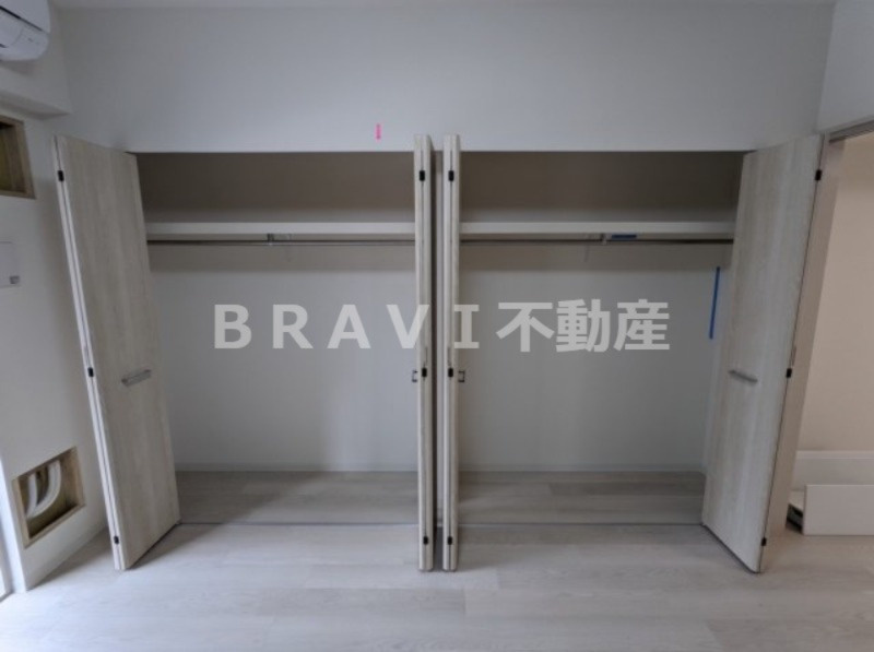 セファ上本町 BRAVI不動産の収納|【セファ上本町】収納力豊富なウォークインクローゼット
