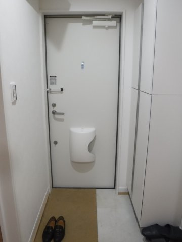 エアリーズBの玄関