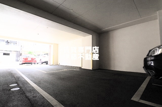 プライムコートの駐車場