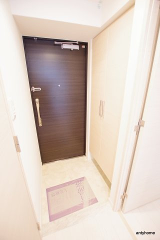 S-RESIDENCE江坂　仲介手数料無料の玄関