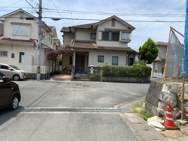 橋本市柿の木坂４号地　土地の前面道路含む現地写真