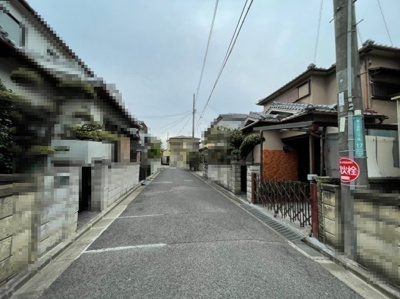 【前面道路含む現地写真】 | 八木北小・古家あり・土地34.5坪・岸和田市箕土路町２丁目 | 前面道路含む現地写真です
