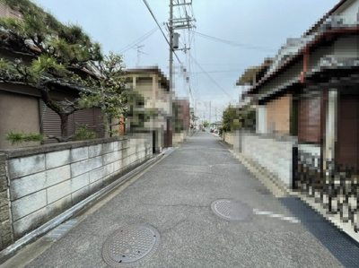 【前面道路含む現地写真】 | 八木北小・古家あり・土地34.5坪・岸和田市箕土路町２丁目 | 前面道路含む現地写真です