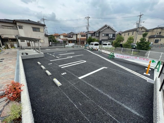 サジュールＫの駐車場