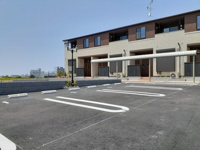 サジュールＫの駐車場