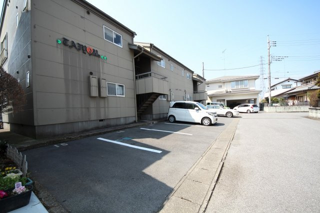 太陽ガーデン　112の駐車場|駐車スペースです