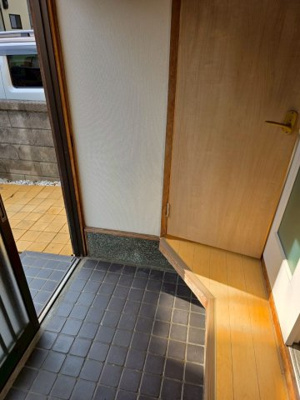 【玄関】 | 勧修寺西栗栖野町貸家