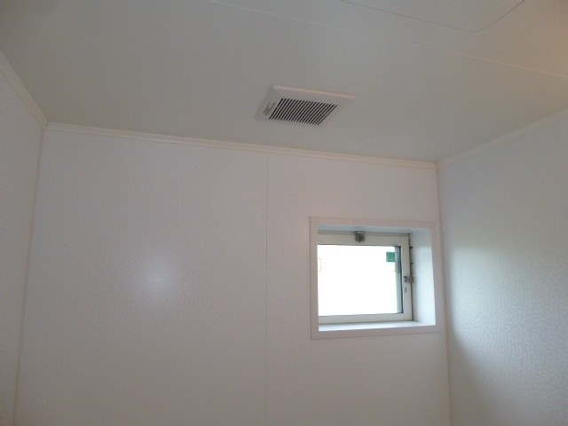 プリムヴェール大内Ｂの浴室|浴室換気扇・窓