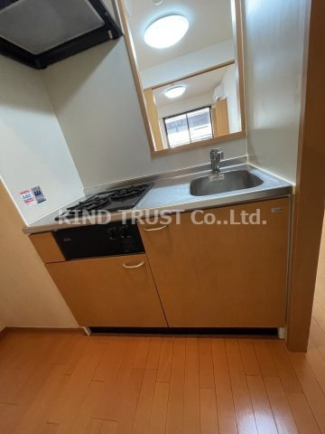 コンフォート松ヶ枝Ⅱのキッチン|コンパクトなキッチンで掃除もラクラク