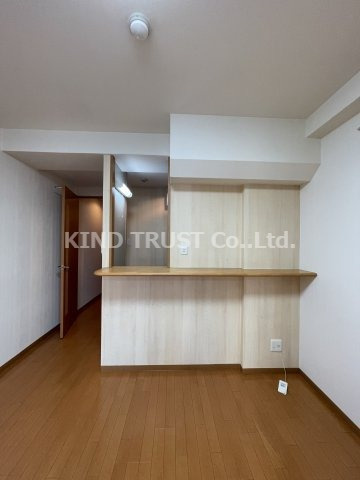 コンフォート松ヶ枝Ⅱの居間・リビング|使いやすい居間です