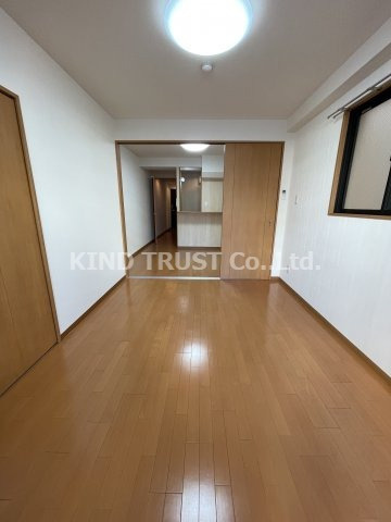 コンフォート松ヶ枝Ⅱの洋室|落ち着いた色調の洋室です