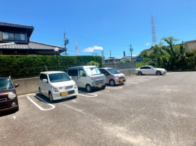 レージュ武豊Aの駐車場