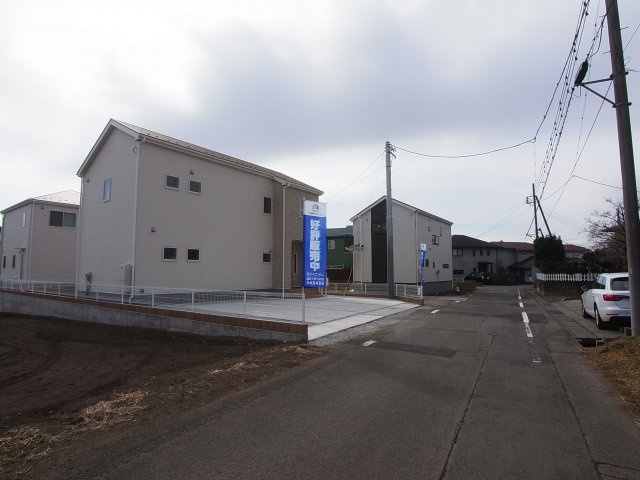 新築　北群馬郡榛東村広馬場　Livele Garden.S　2号棟の前面道路含む現地写真|北側接道幅員約5.7ｍ