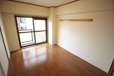 【洋室】 | comodo Amaji | 6帖の洋室です♪