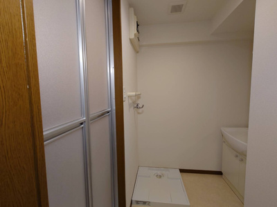【洗面所】 | comodo Amaji | 洗濯機置き場
※写真は別号室です。