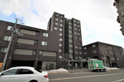 【外観】 | アルファレックス南11条 | 札幌市電【西線11条】徒歩2分の好立地です！