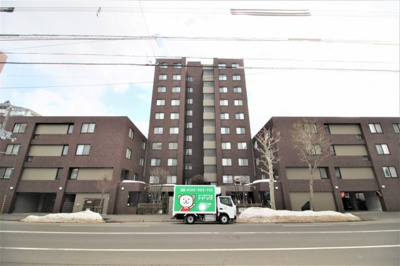 【外観】 | アルファレックス南11条 | 札幌市電【西線11条】徒歩2分の好立地です！