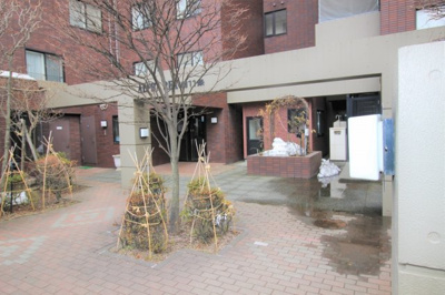 【エントランス】 | アルファレックス南11条 | マンション入り口前