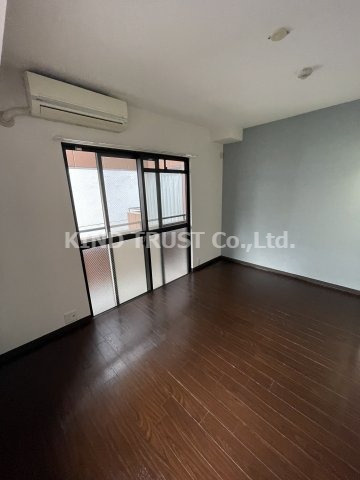 大阪市北区本庄東１丁目の賃貸マンションの居間・リビング|居間です