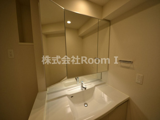 【独立洗面台】 | ＯＰＵＳ　ＲＥＳＩＤＥＮＣＥ　ＳＨＩＮＳＡＩＢＡＳＨＩ　ＳＯＵＴＨ | 朝の支度にも助かる、独立の洗髪洗面化粧台