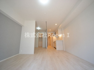 【洋室】 | ＯＰＵＳ　ＲＥＳＩＤＥＮＣＥ　ＳＨＩＮＳＡＩＢＡＳＨＩ　ＳＯＵＴＨ | 個人の部屋や寝室として使える洋室です