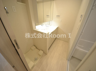 【洗面所】 | ＯＰＵＳ　ＲＥＳＩＤＥＮＣＥ　ＳＨＩＮＳＡＩＢＡＳＨＩ　ＳＯＵＴＨ | スペースが確保できる洗面所です