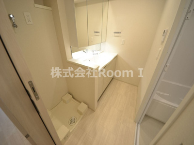 【洗面所】 | ＯＰＵＳ　ＲＥＳＩＤＥＮＣＥ　ＳＨＩＮＳＡＩＢＡＳＨＩ　ＳＯＵＴＨ | スペースが確保できる洗面所です
