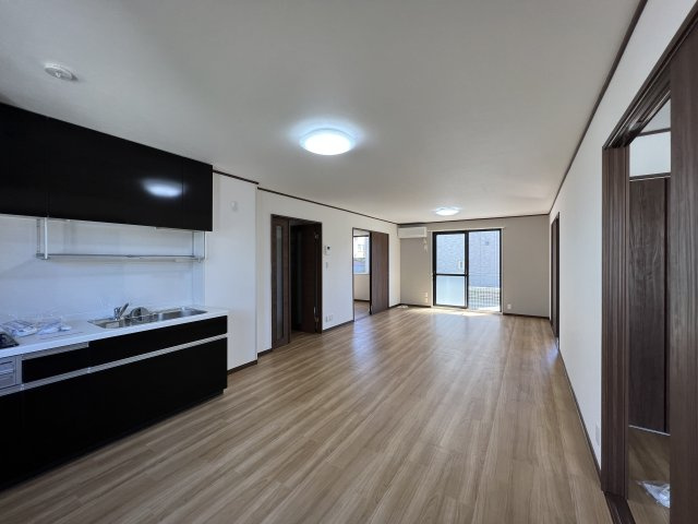 セジュール碧Ａの居間・リビング|明るいリビング