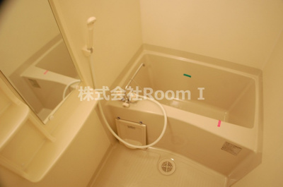 【浴室】 | プレサンス上町台リベルテ | コンパクトで使いやすいお風呂です