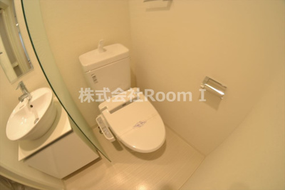 【トイレ】 | S-RESIDENCE北浜 | 落ち着いた色調のトイレです