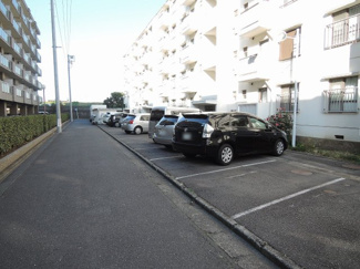 【駐車場】 | 平置き駐車場です。