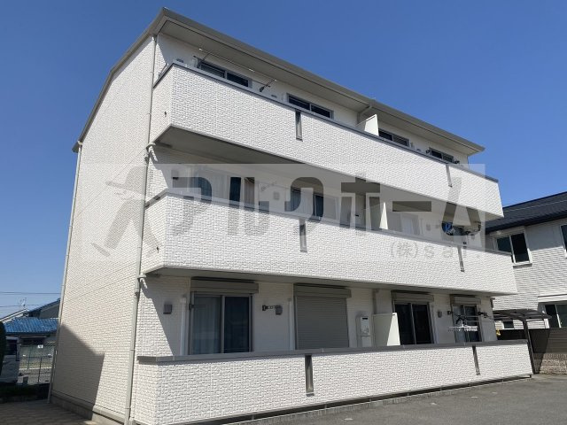 レフィナードカルチェA棟の外観