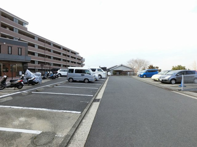 【駐車場】 | ニューパース横濱弘明寺 | 平置き駐車場です。