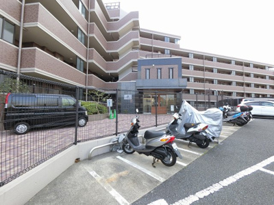 【その他共用部分】 | ニューパース横濱弘明寺 | バイク置場です。