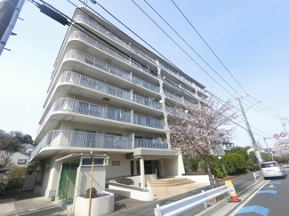 【外観】 | 総戸数８０戸、昭和５３年６月築、管理人は日勤勤務につき管理体制良好です♪