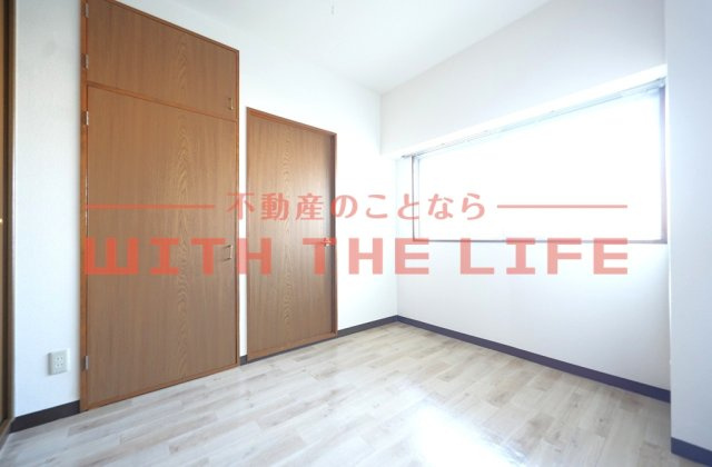 サンライトビル【キャッシュバック対象物件】の洋室|広々とした洋室です