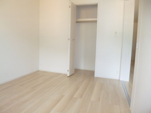 グローリーの洋室