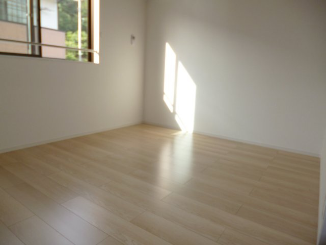 グローリーの洋室