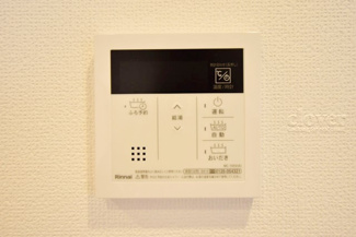 【エントランス】 | 給湯パネル（追い炊き機能完備）