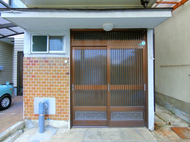 西板持町８丁目戸建てのエントランス