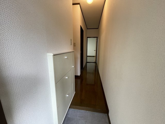 オータム桃山Aの玄関