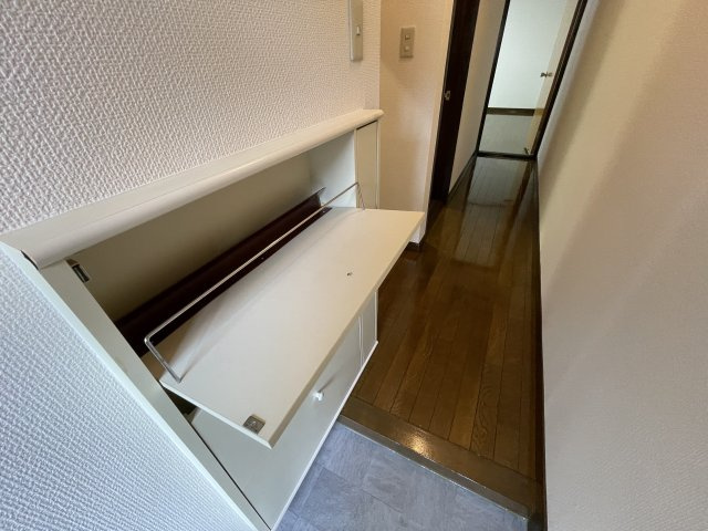 オータム桃山Aの収納|シューズボックス